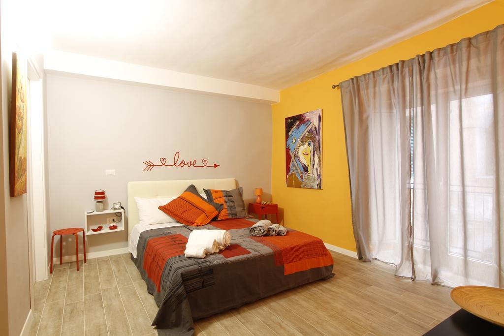 La 'Nziria Apartment Napoli Bagian luar foto