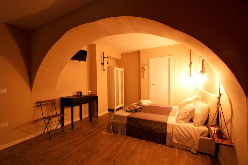 La 'Nziria Apartment Napoli Bagian luar foto