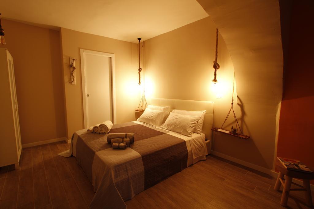 La 'Nziria Apartment Napoli Bagian luar foto