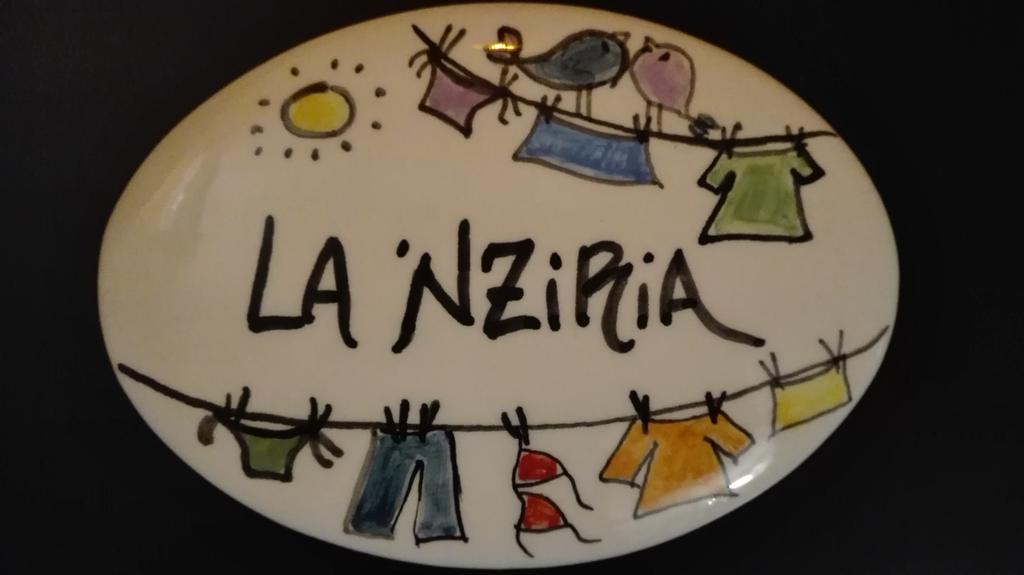 La 'Nziria Apartment Napoli Bagian luar foto